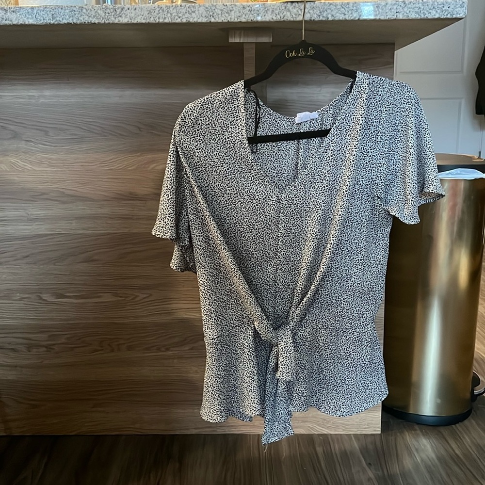 Black and white dress top with tie